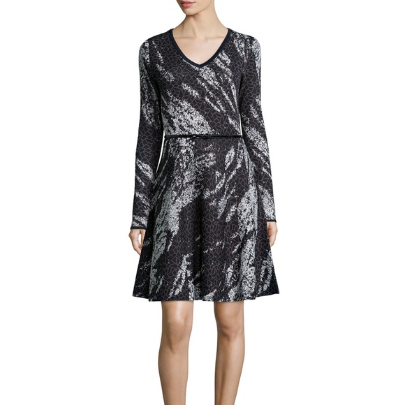 NWT Carmen Marc Valvo Birdseye Jacquard Sweater Dress Sz M - Picture 1 of 3